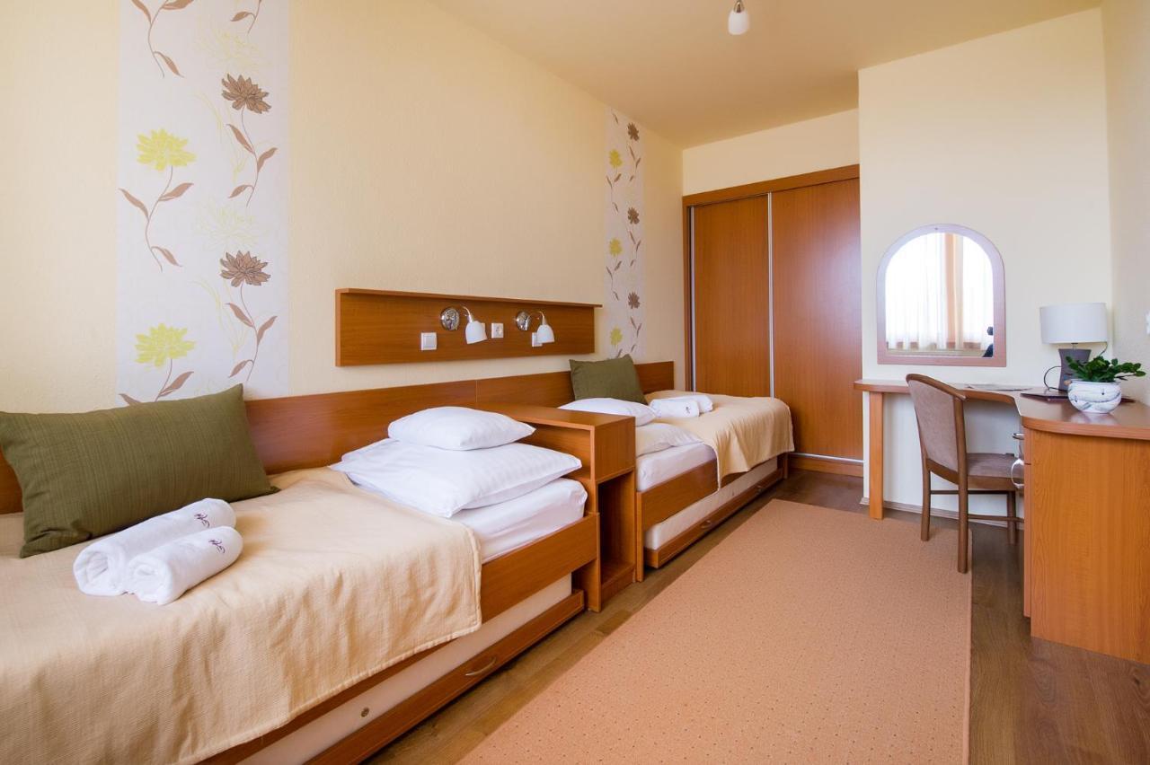 Bük Apartman Hotel מראה חיצוני תמונה