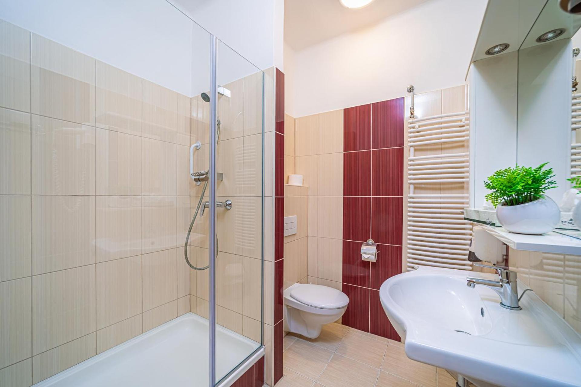 Bük Apartman Hotel מראה חיצוני תמונה