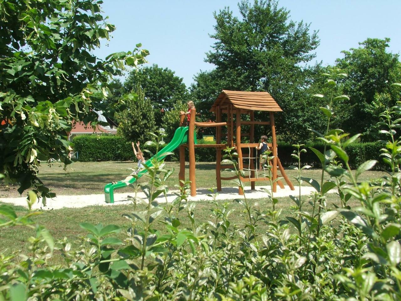 Bük Apartman Hotel מראה חיצוני תמונה