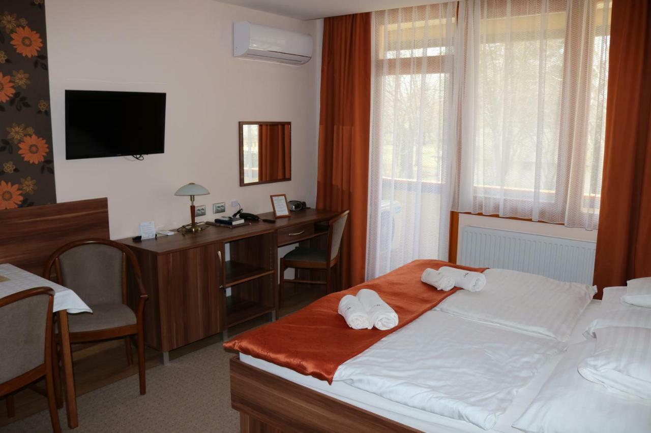 Bük Apartman Hotel מראה חיצוני תמונה
